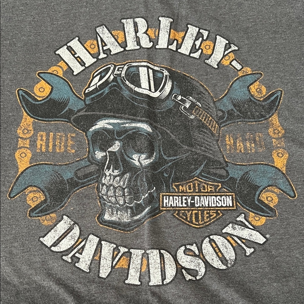 Harley Davidson Ride Hard Skull Graphic TShirt Gray Size Medium *flawed